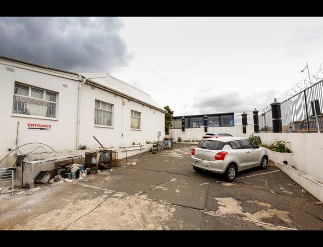 500M² BUILDING FOR SALE IN WINDERMERE